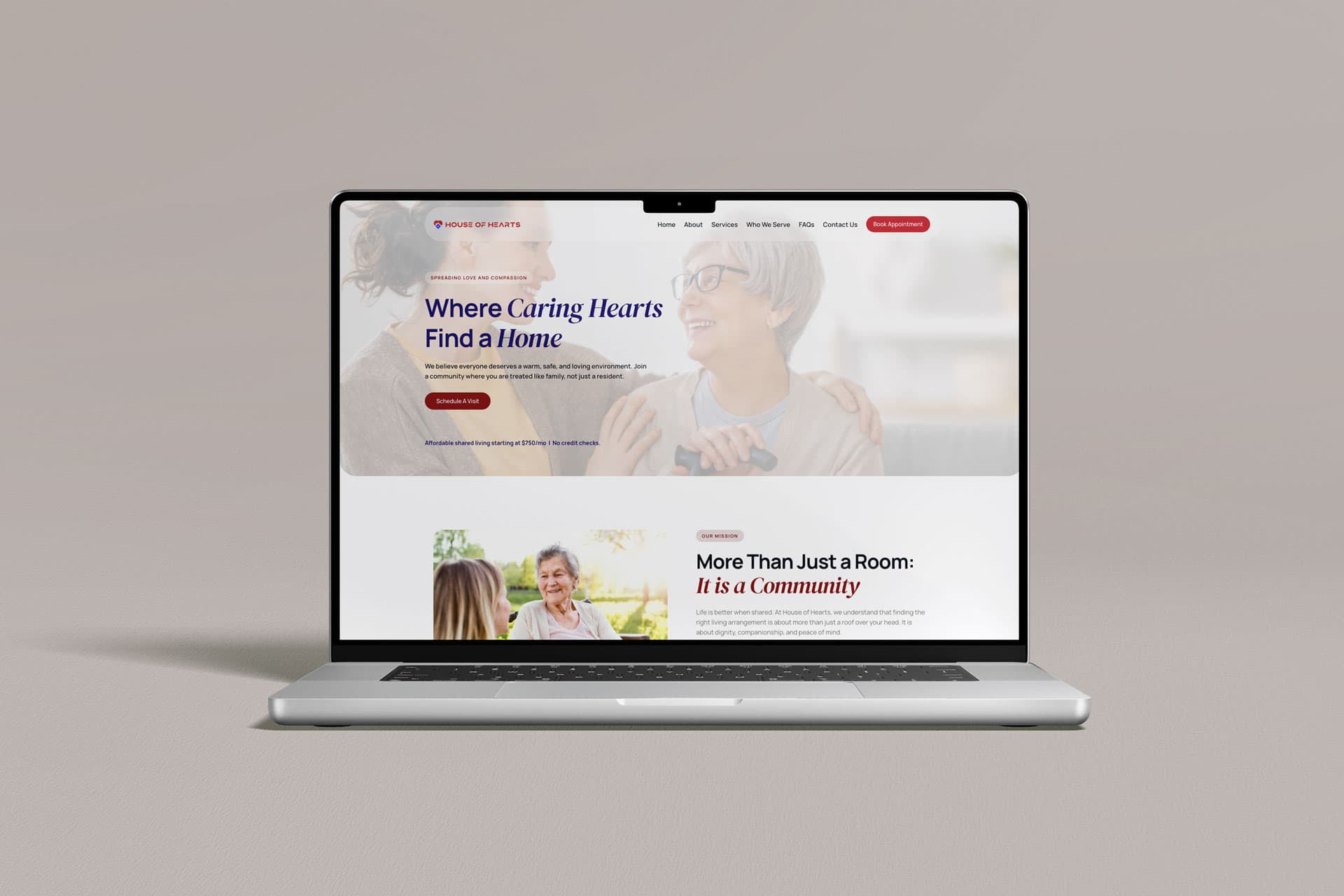 Site acolhedor que converte visitas em tours agendados
